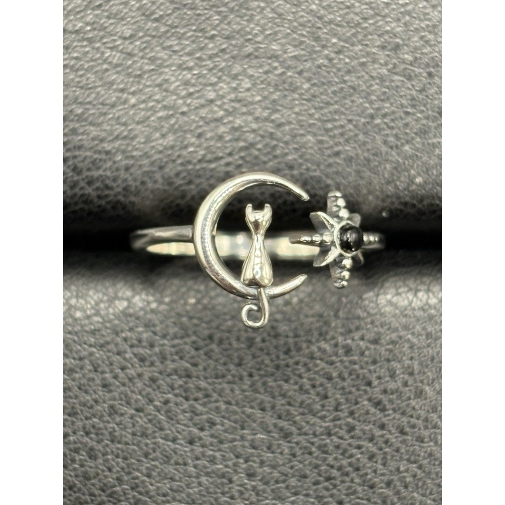 New Condition Sterling Silver Cat Onyx Moon Star Ring Size 7 J17